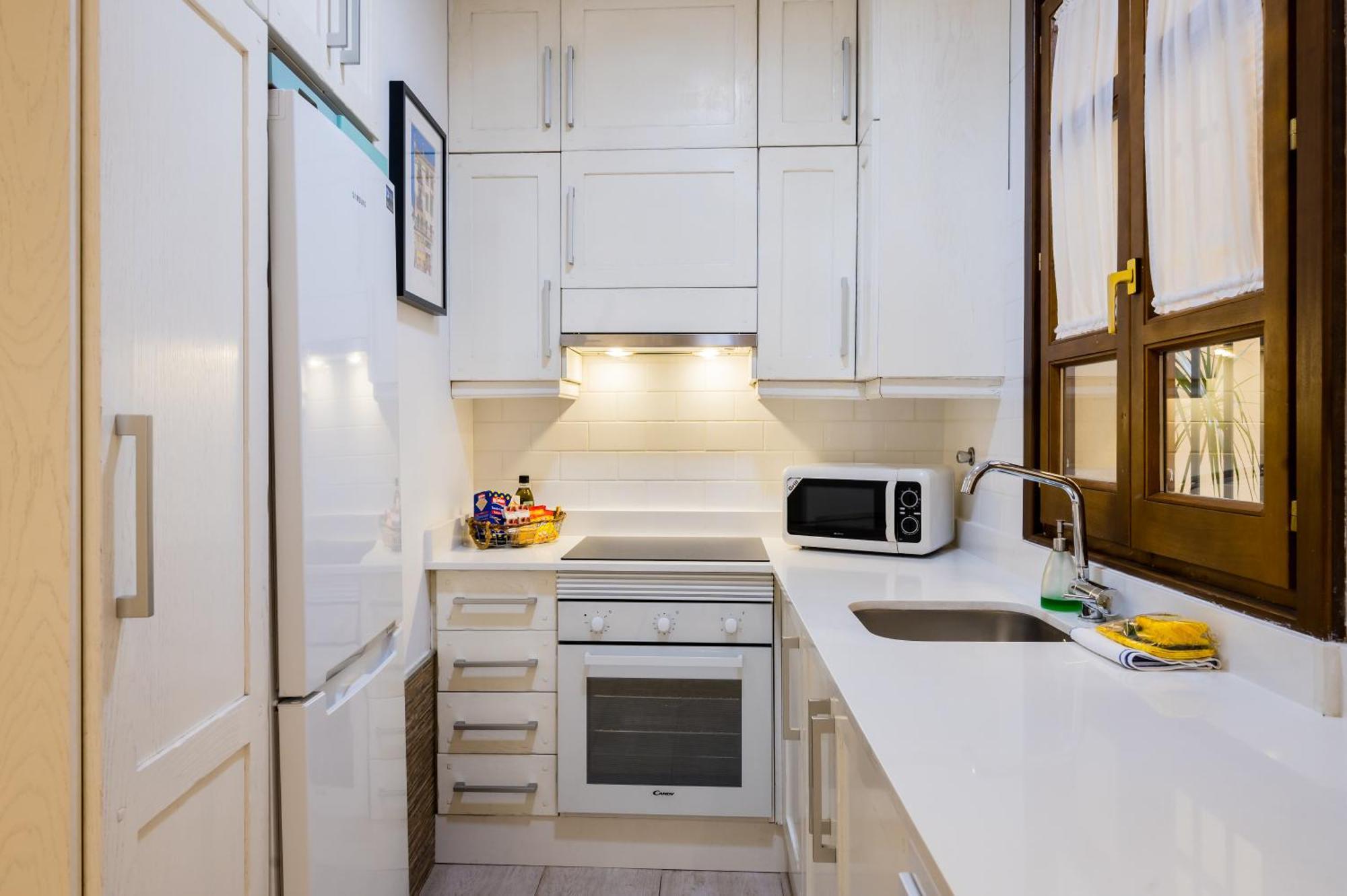 Beautiful And Cozy- 1Bd 1Bth- Arenal Center Apartment Sevilla Bagian luar foto