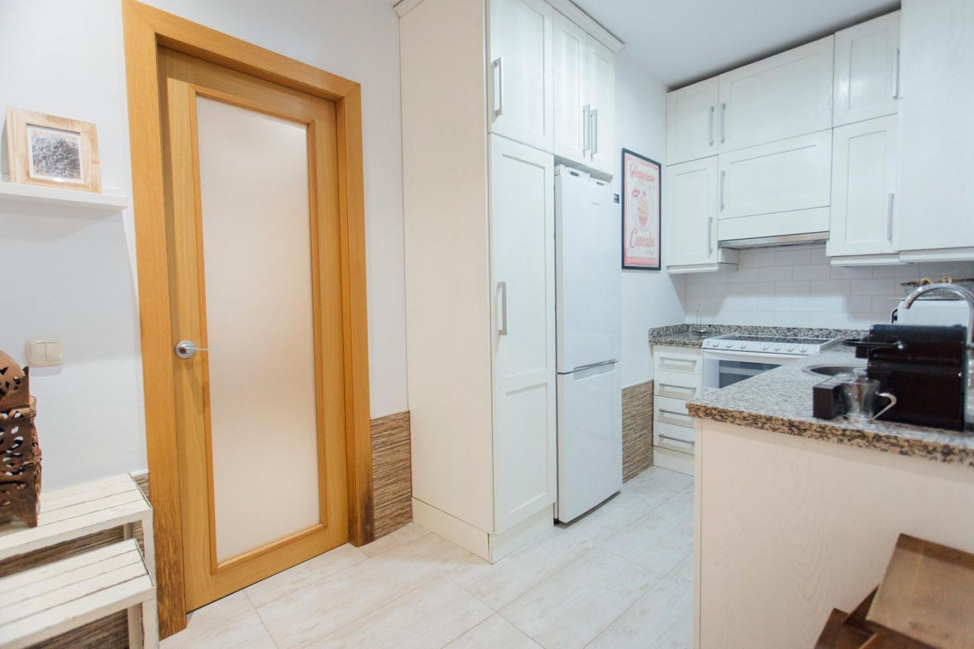 Beautiful And Cozy- 1Bd 1Bth- Arenal Center Apartment Sevilla Bagian luar foto
