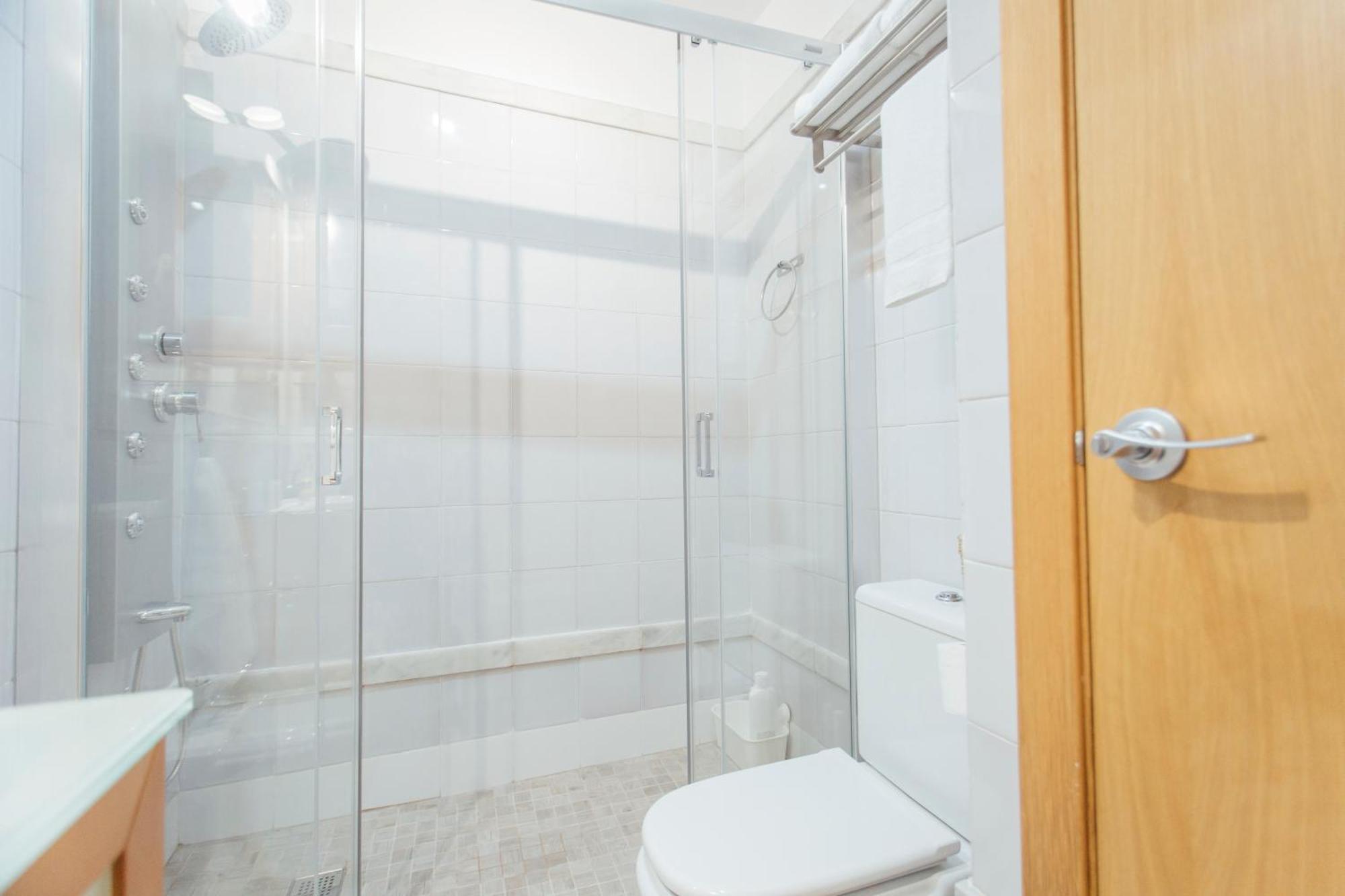 Beautiful And Cozy- 1Bd 1Bth- Arenal Center Apartment Sevilla Bagian luar foto