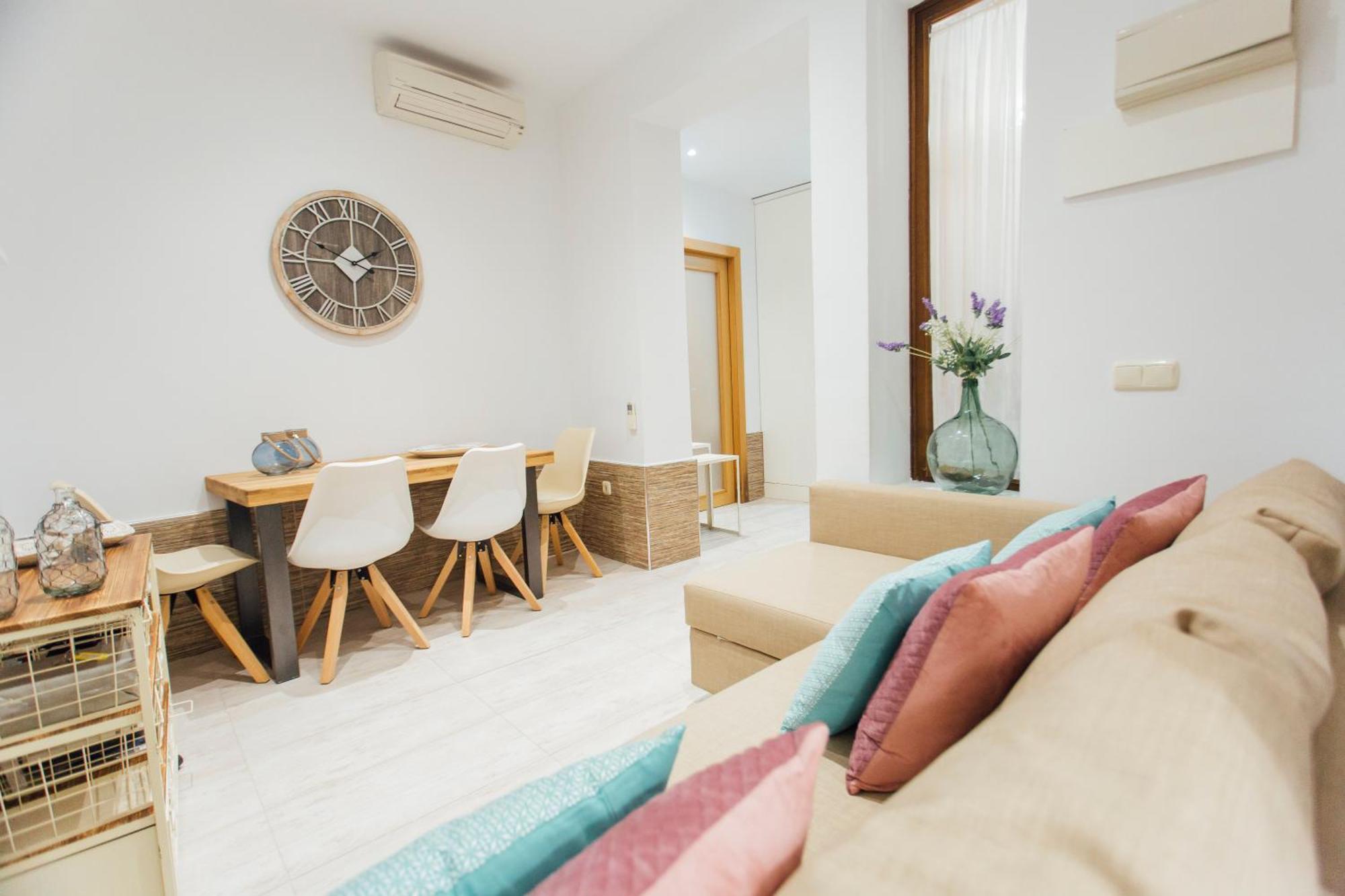 Beautiful And Cozy- 1Bd 1Bth- Arenal Center Apartment Sevilla Bagian luar foto