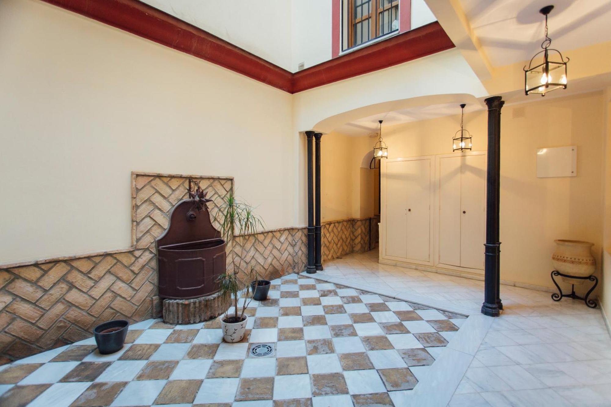 Beautiful And Cozy- 1Bd 1Bth- Arenal Center Apartment Sevilla Bagian luar foto
