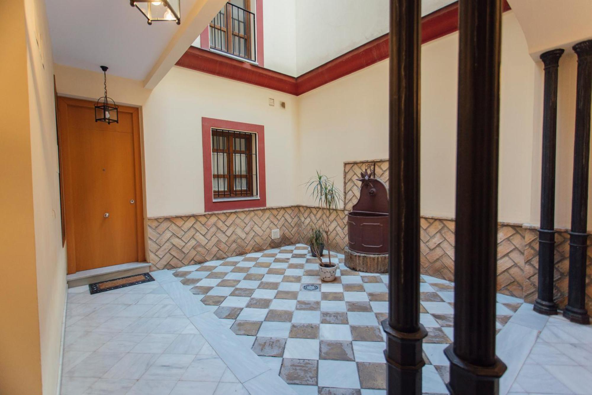 Beautiful And Cozy- 1Bd 1Bth- Arenal Center Apartment Sevilla Bagian luar foto